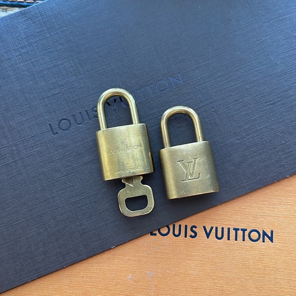 Lot of 2 Authentic Louis Vuitton Locks & 1 key set #309 - Picture 4 of 7